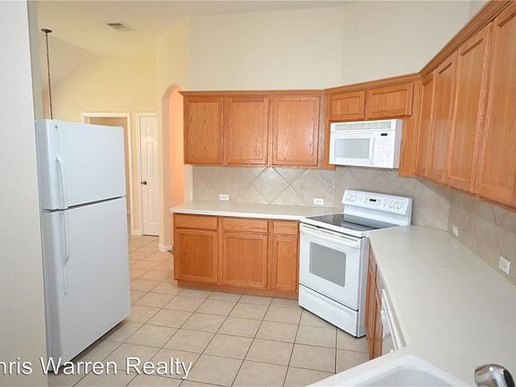 3rd image of 118 Hanstrom Dr
