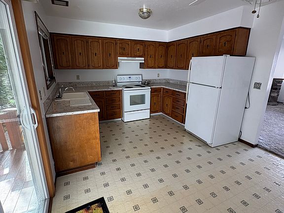 2nd image of 1012 NE 68th Ave #1012