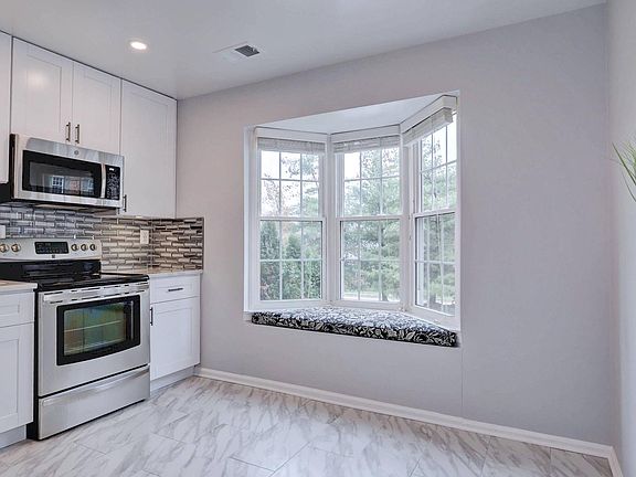 2nd image of 6714 Mockingbird Woods Ct