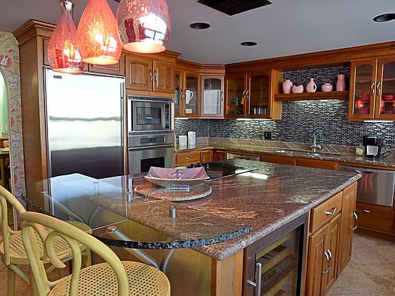4th image of 5150 Hidalgo St Unit 301