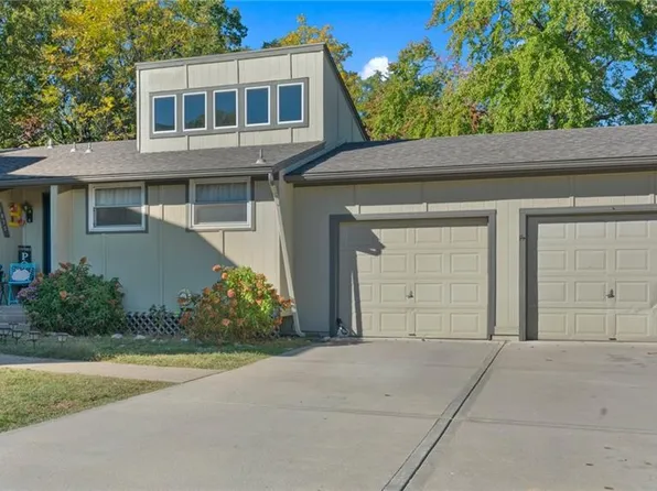 1035 NW 70th Ct, Kansas City, MO 64118
