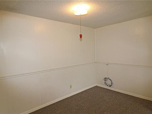 5th image of 1004 W Lincoln Ave