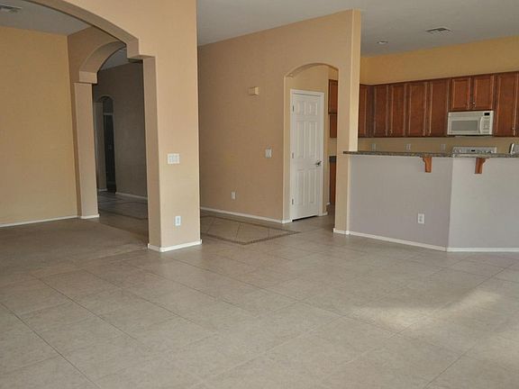 4th image of 43542 W Askew Dr