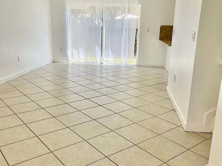 21477 SW 85th Psge — Photo 7