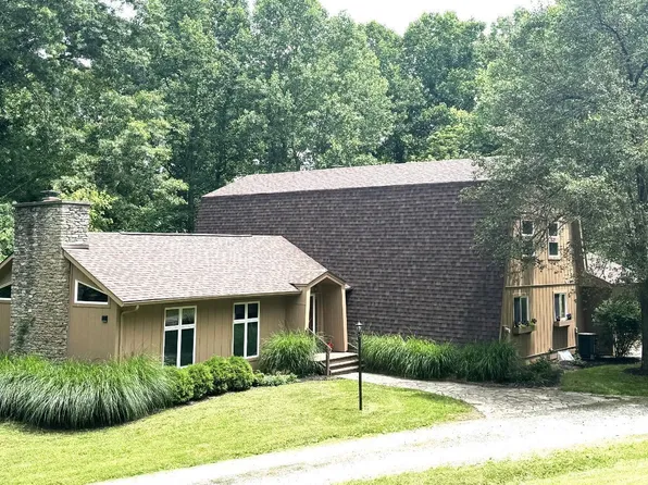 8 Spruce Hill Ln, New Richmond, OH 45157