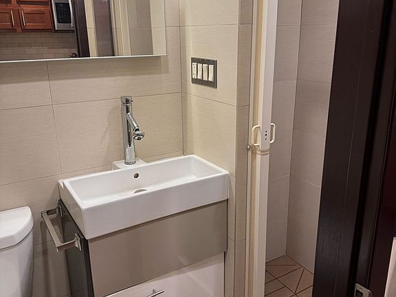 Full bathroom