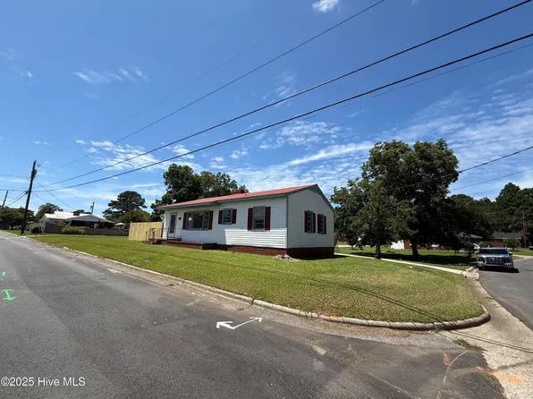 100 First Street, Williamston, NC 27892