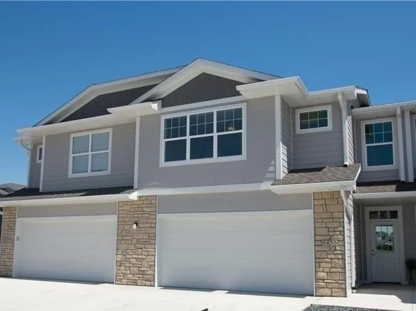 5426 153rd St, Urbandale, IA 50323