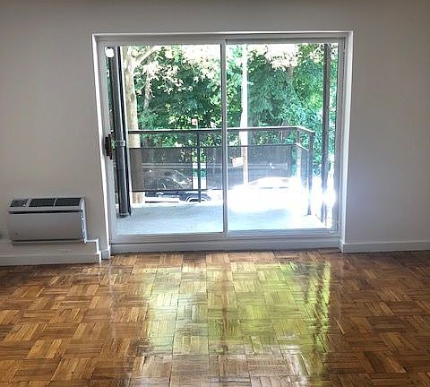 3rd image of 7510 Grand Central Pkwy #1E
