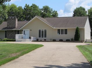 609 Ridge Rd NE, Owatonna, MN 55060