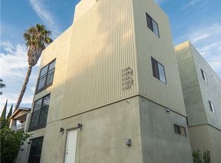 1122 N Beachwood Dr #1/2, Los Angeles, CA 90038
