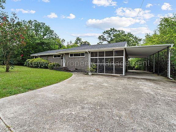 2nd image of 1823 Curtis Dr