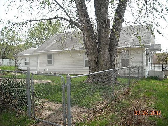 2nd image of 617 S 6th St