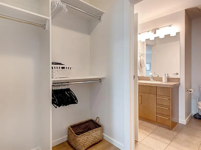 210 15th Ave SE #1302 — Photo 12