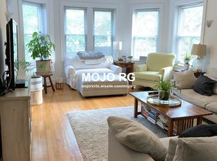 1436 W Belle Plaine Ave APT 1F, Chicago, IL 60613