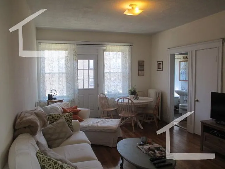 264 Kelton St #2R — Photo 10