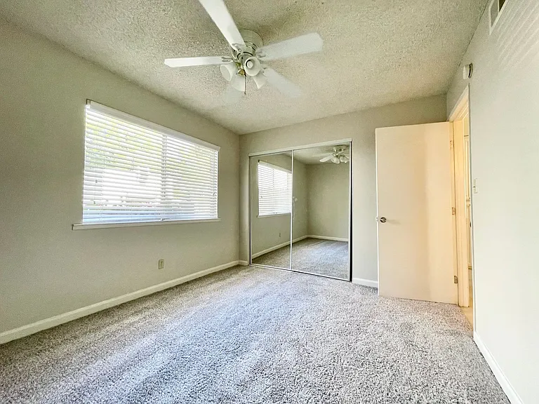 1619 G Street — Photo 18