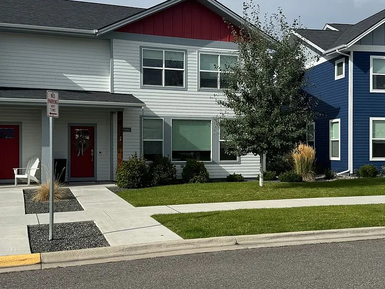 5575 Westmorland Dr — Photo 2