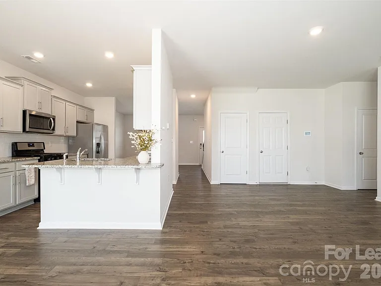2407 Sugar Ct SW — Photo 7