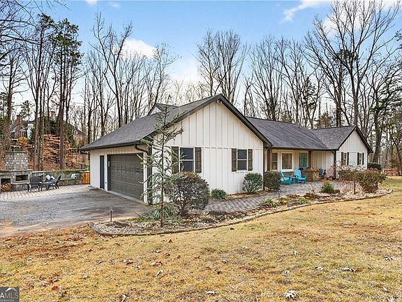 3rd image of 2151 E Maddox Rd