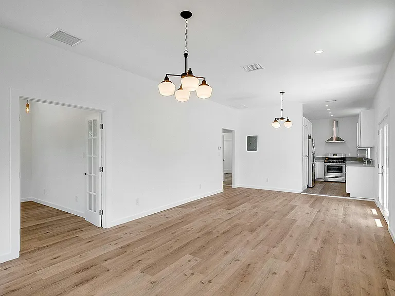 2322 Alta St — Photo 7