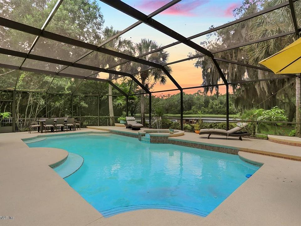 1st image of 204 Clearwater Dr