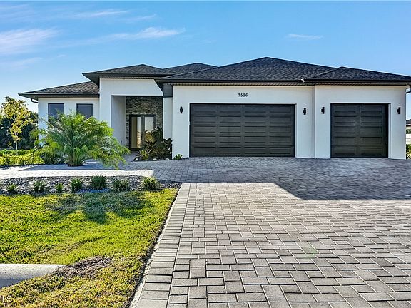 4th image of 2596 Surfside Blvd