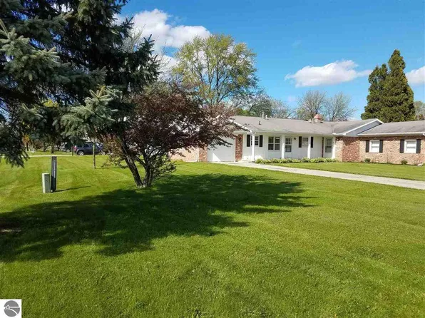 252 N Frost Dr, Saginaw, MI 48638