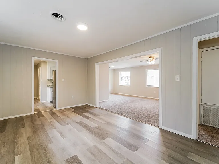 558544_018_living_room_13544163.jpg