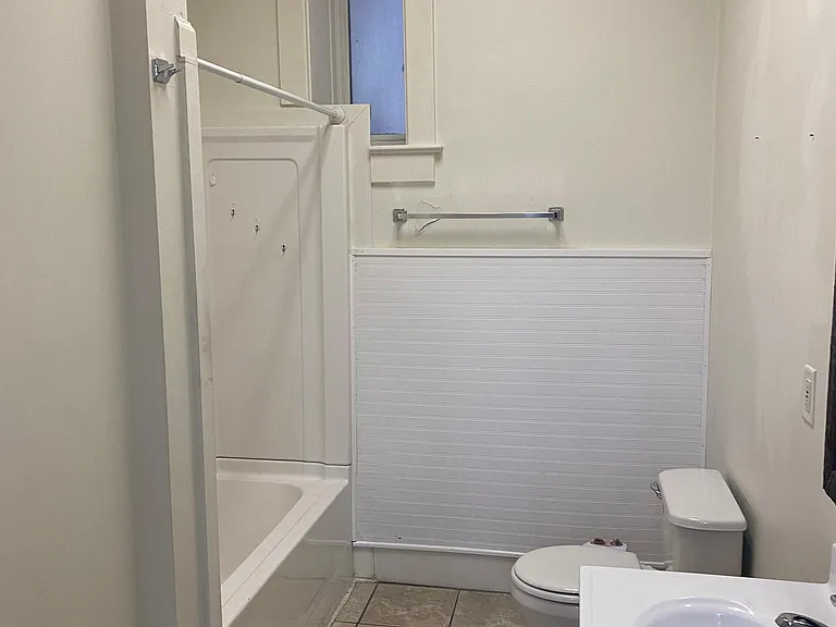 14 E Market St #12 — Photo 8
