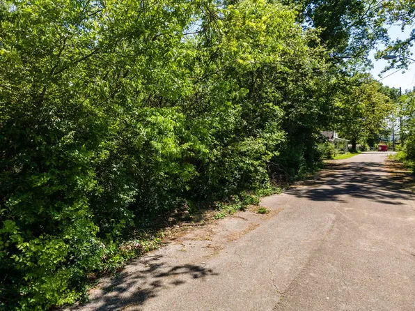 2624 N Beech St #12A, Chattanooga, TN 37406