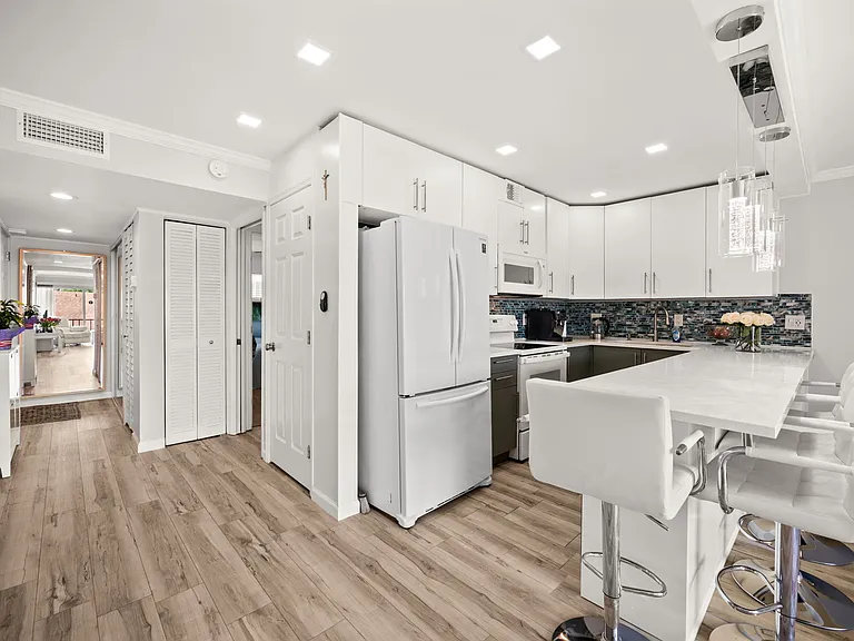 2763 Woodgate Ln #301 — Photo 9