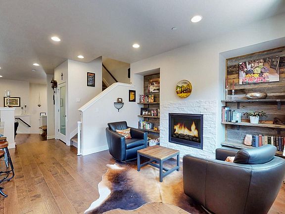 4th image of 1061 Johnson Ln