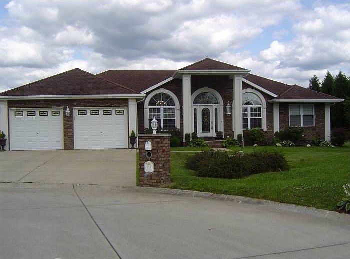 1st image of 255 Woodmire Dr