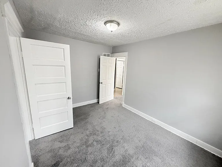 1317 N Spring St — Photo 6