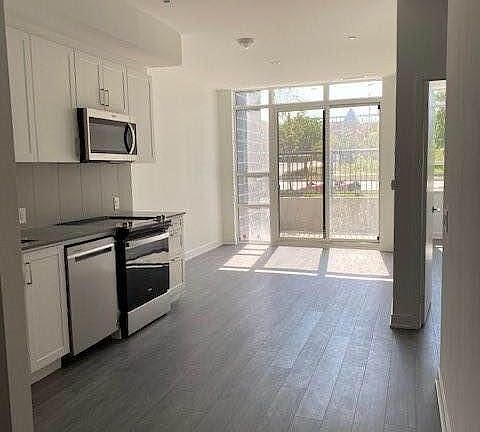 4th image of 681 Yonge St #103