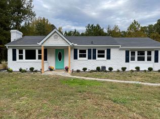 17600 Genito Rd, Moseley, VA 23120