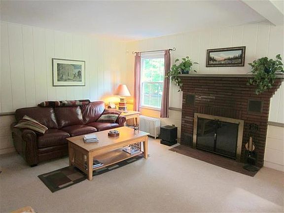 5th image of 44 Meadow Dr