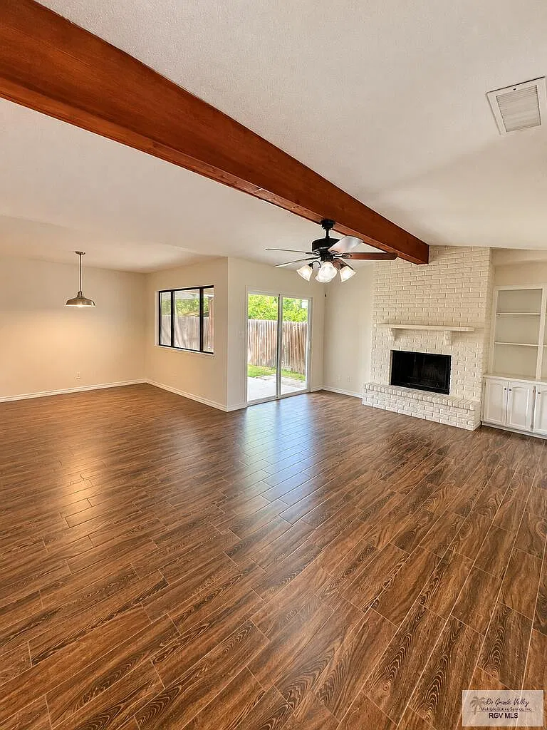 3 bed, 2.0 bath, 1235 sqft, $1,950 — Photo 2