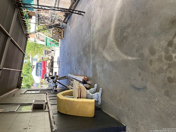 4th image of 2343 WAVERLY AVE