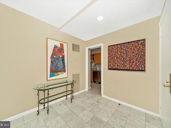4th image of 800 25th St NW #1003