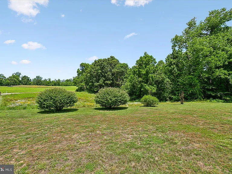 13245 Croom Rd — Photo 14