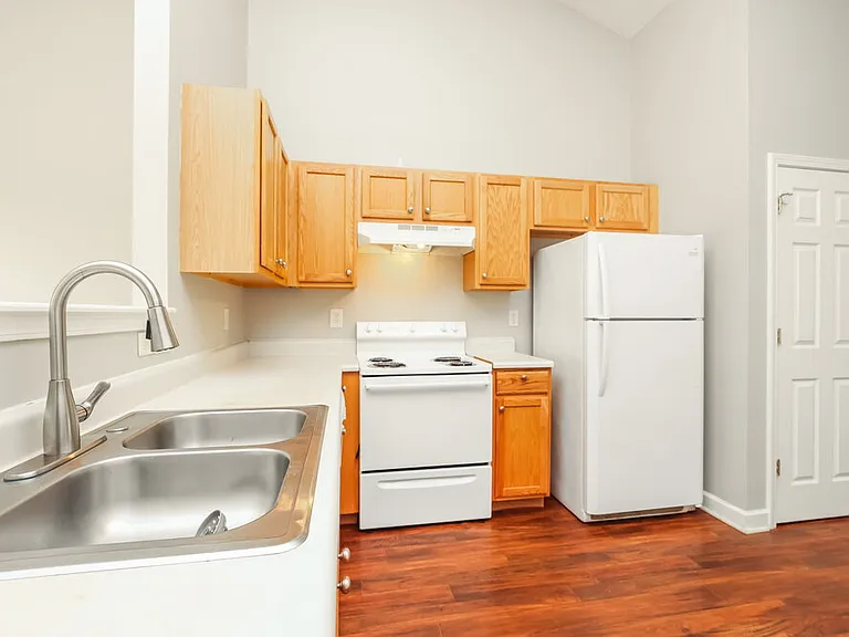 641 Belgium Dr — Photo 10