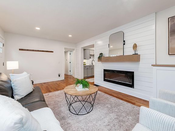 5th image of 353 Kenbrook Dr