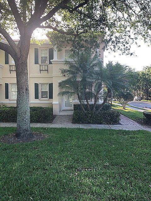 1st image of 3352 Greenway Dr
