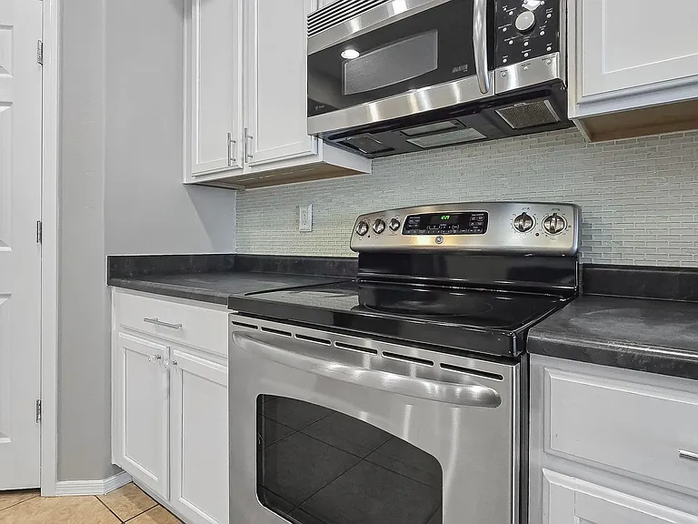 9912 W Marguerite Ave — Photo 11