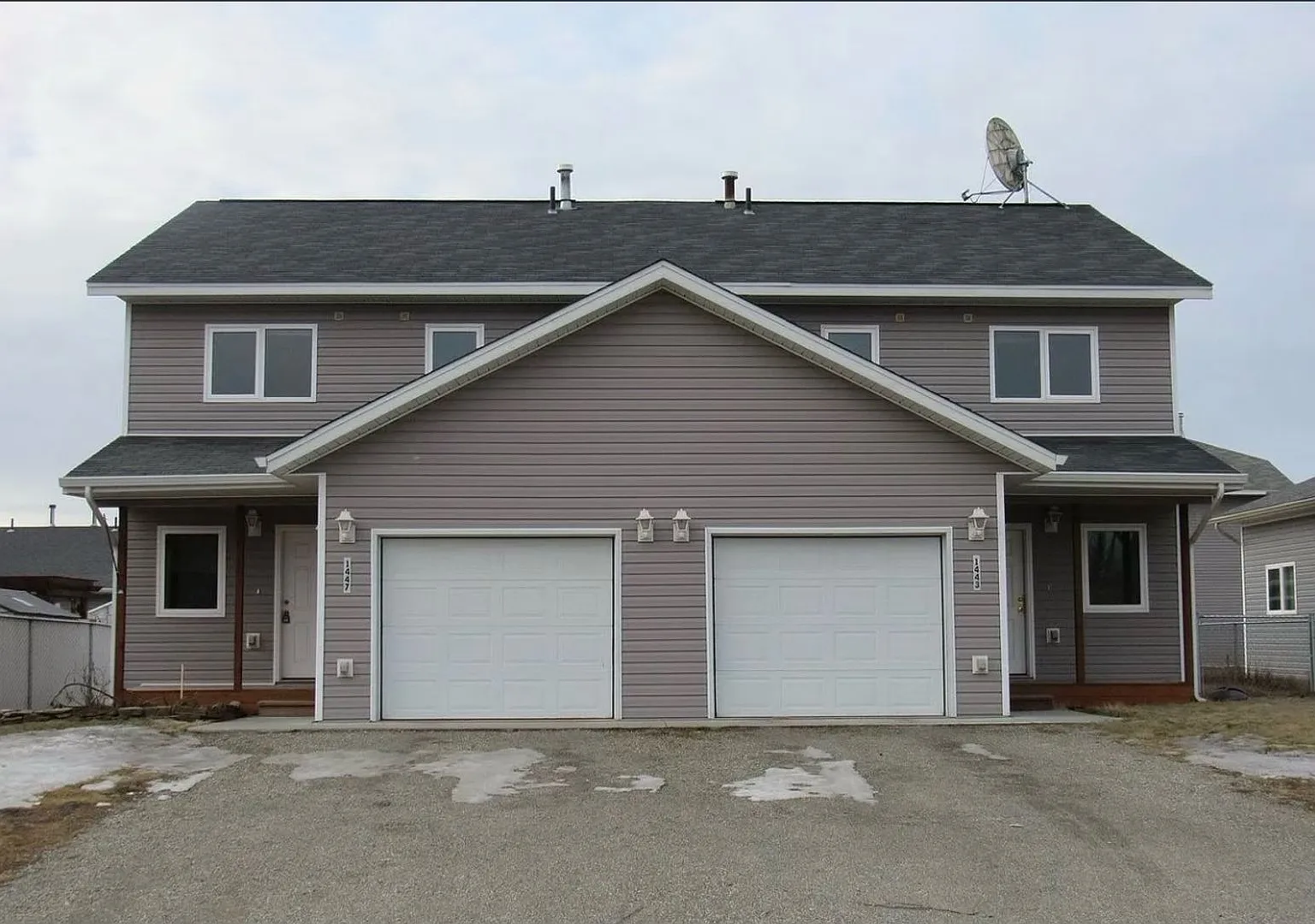 3 bed/1.5 bath with garage- Right next to Wainwright! — Photo 1