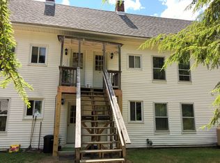 2 Pine St #4, Huntington, MA 01050