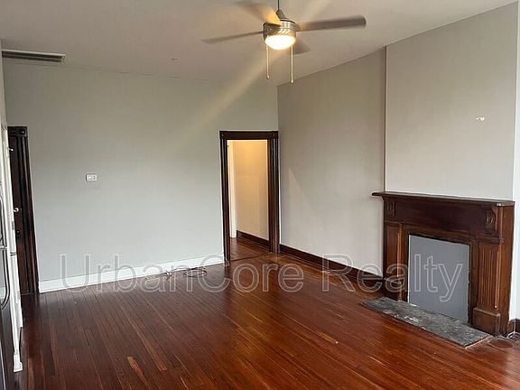 4th image of 209 E Broad St #301