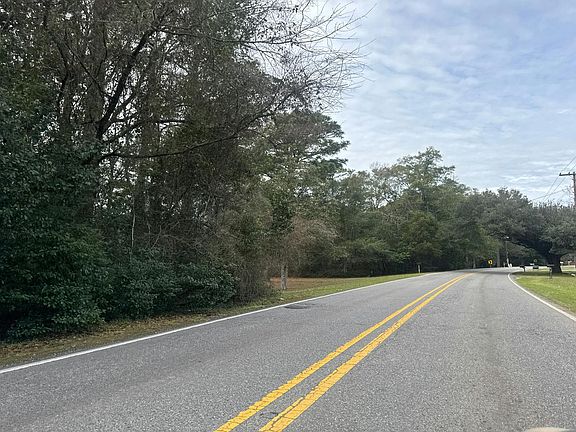 4th image of 1362 Azalea Rd